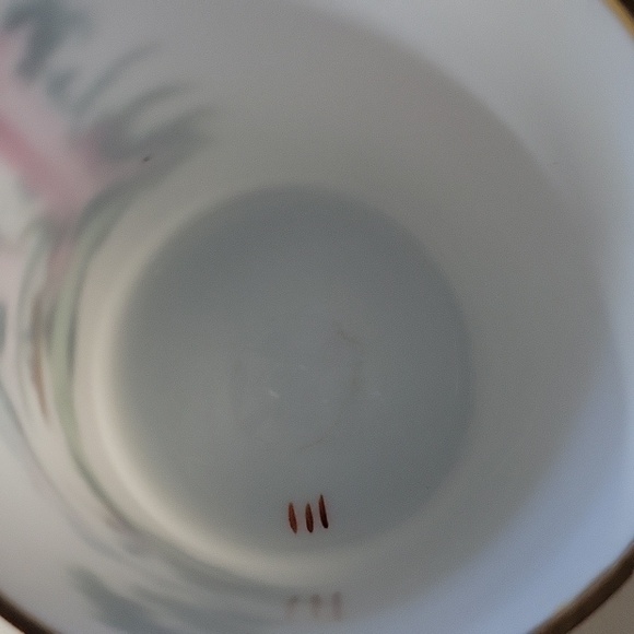 White Milk Glass, Decorative Scene - Picture 7 of 7